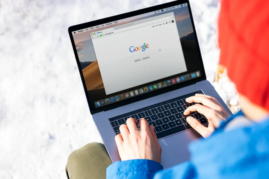 Продвижение в Google AI Overviews — фотоиллюстрация к исследованию AI Market Rating