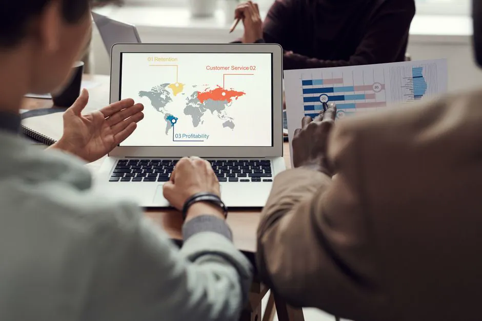 AI-персонализация и CRM — фотоиллюстрация к исследованию AI Market Rating